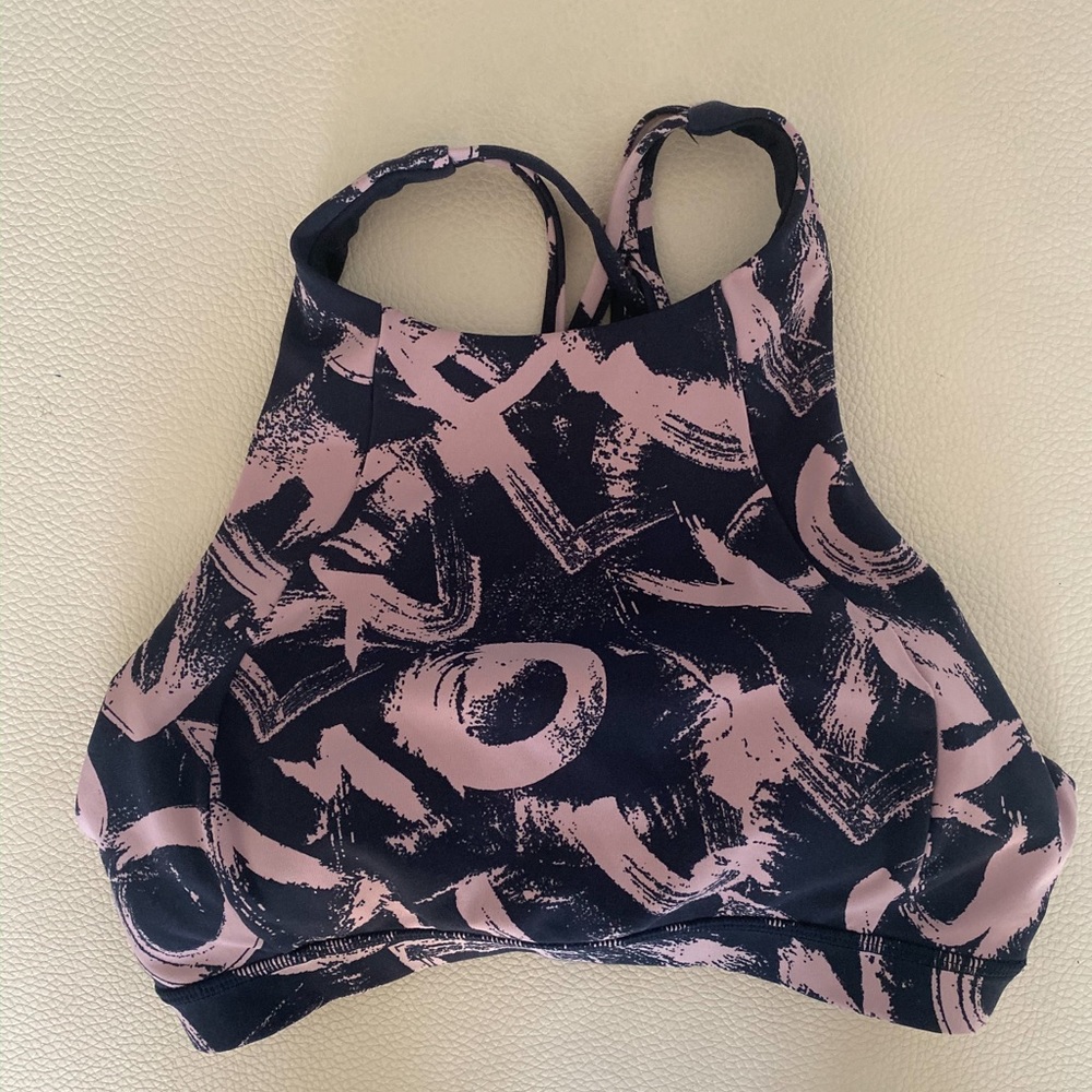 Lululemon Free to be Serene Bra